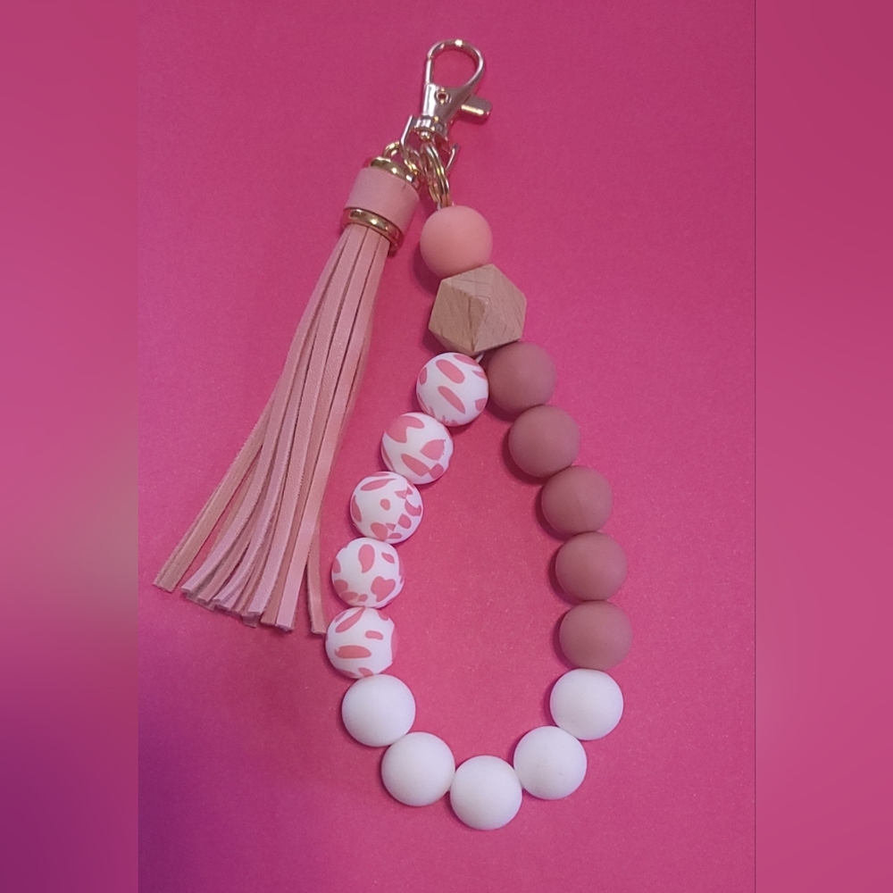 HOMEMADE Pink leopard key chain